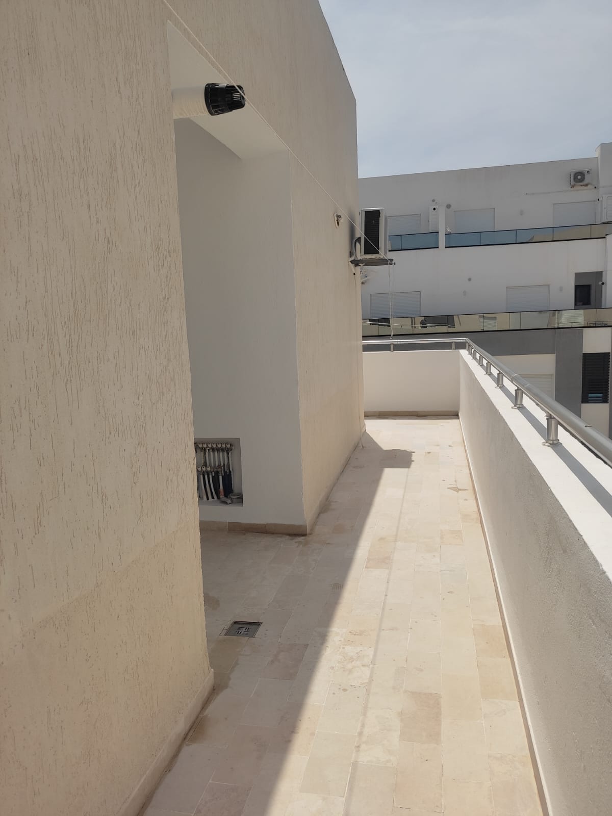 La Soukra La Soukra Location Appart. 1 pice Spacieux s1