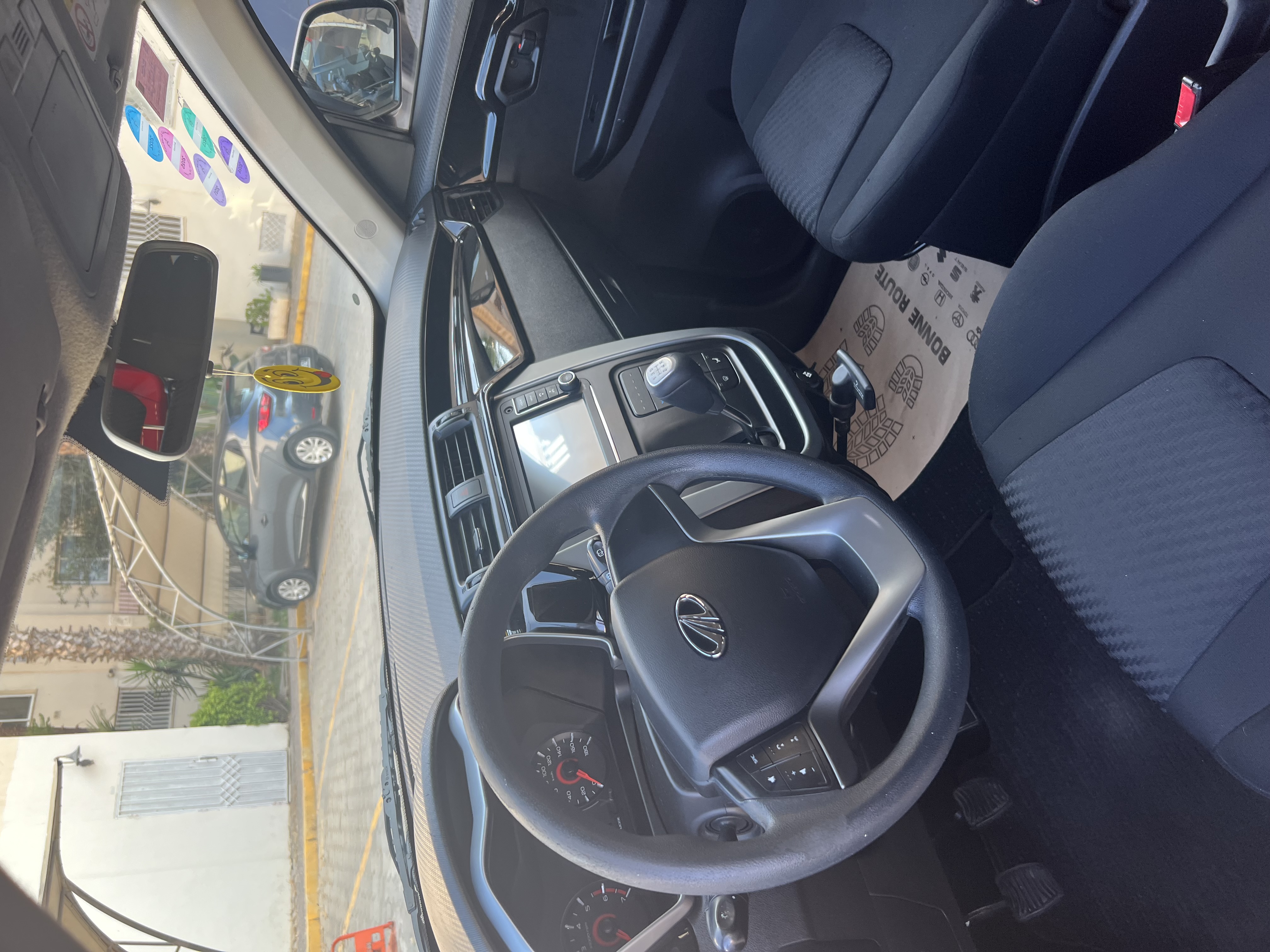 La Soukra La Soukra Mahindra Autre Modle Mahindra kuv 100 k8