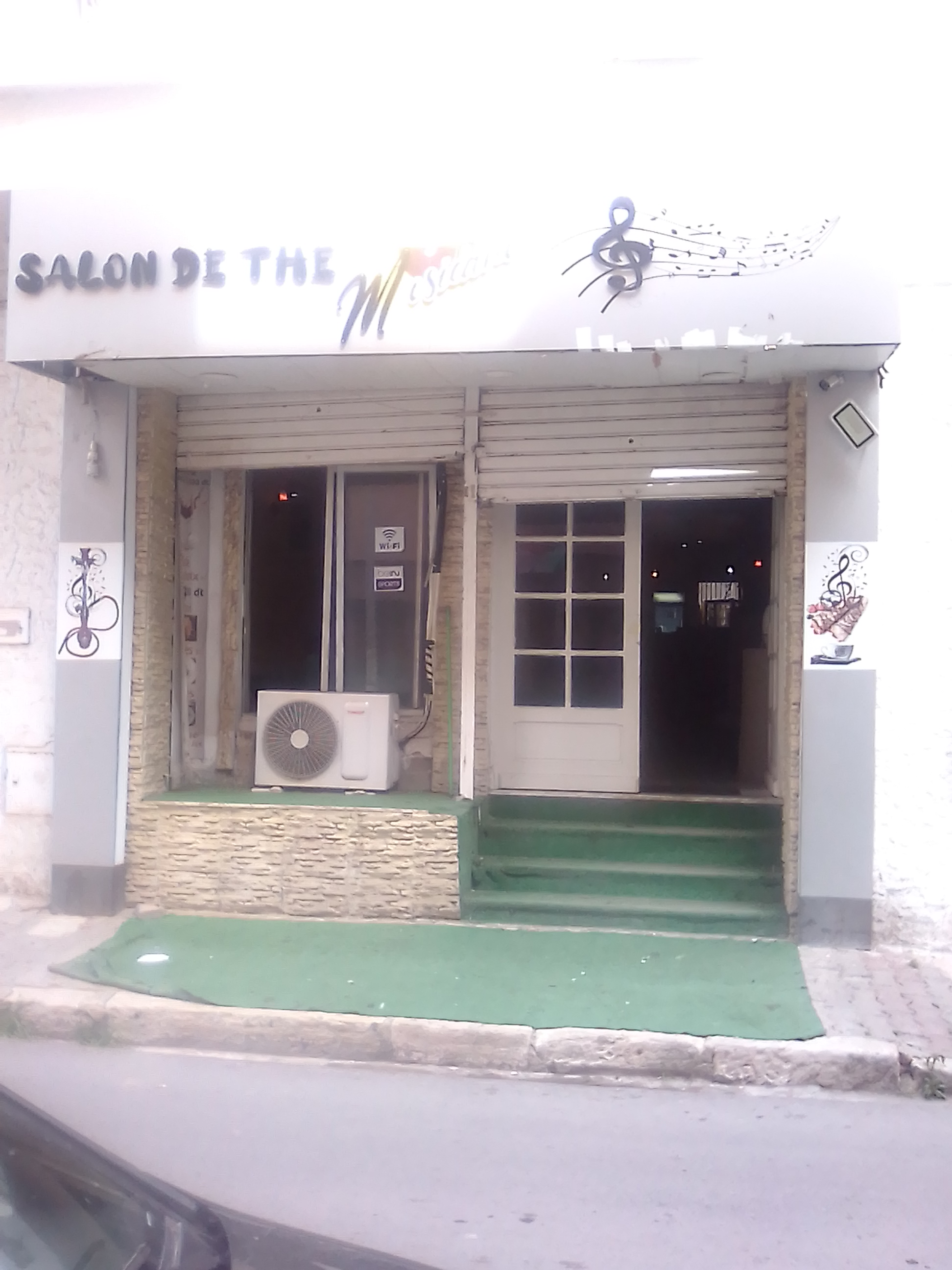 Bab Bhar Bab El Jazira Bureaux & Commerces Fond de Commerce Sallon de th actuellement en activit