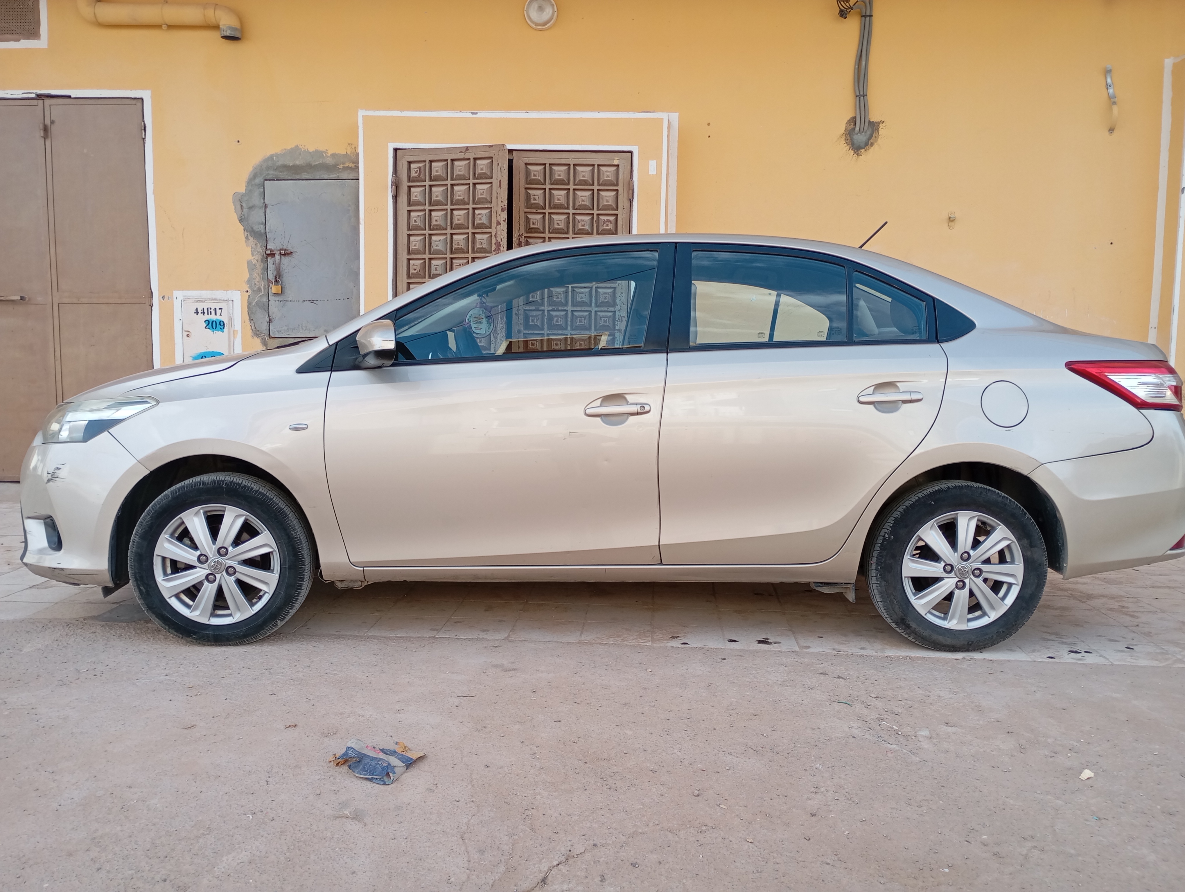 Bou Hajla Bou Hajla Toyota Yaris Yaris sedan 2014