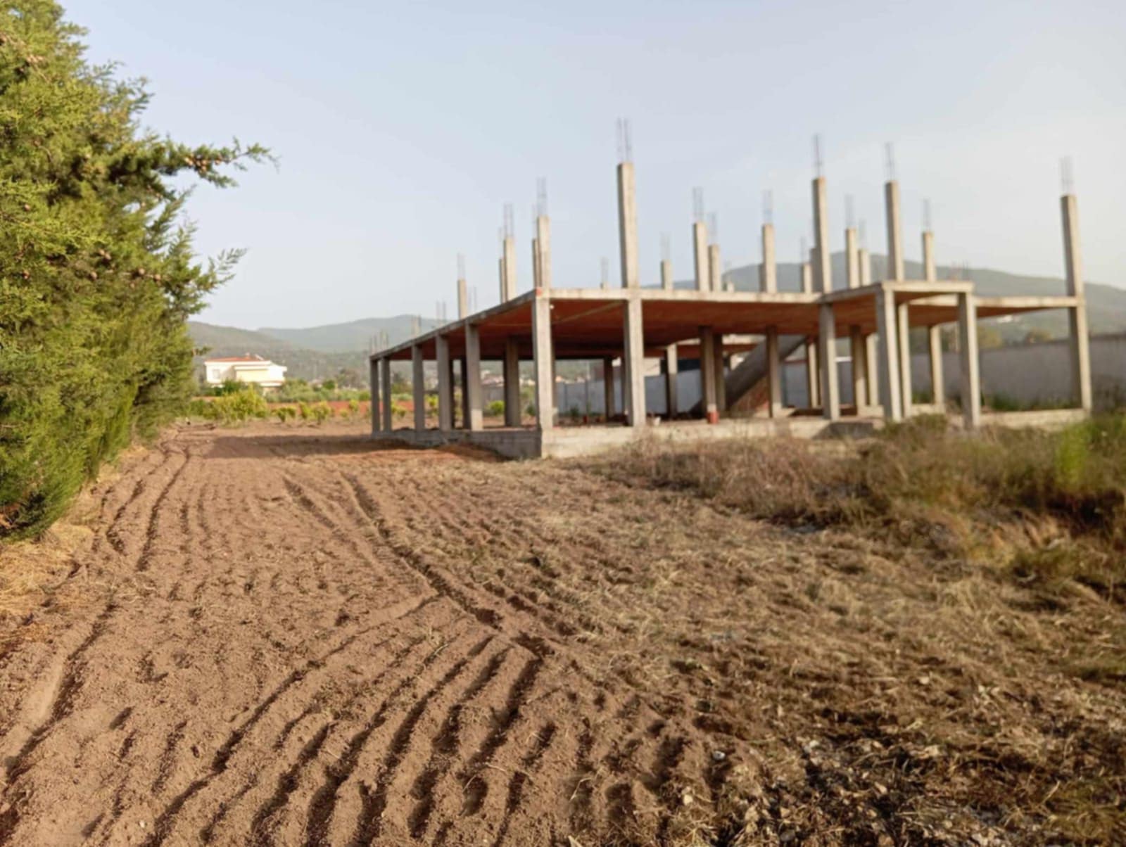 Tabarka El Haouamdia Vente Autre Terrain avec villa non fini