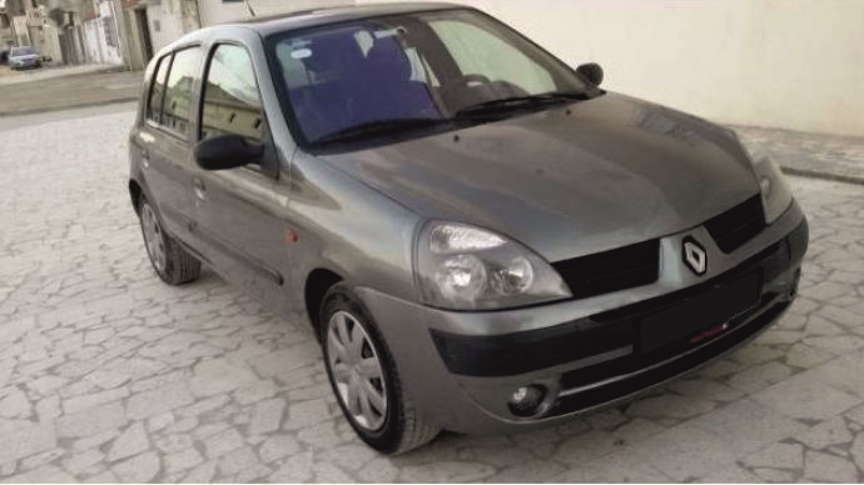 Ariana Ville Ariana Renault Clio Clio bomb 1er main