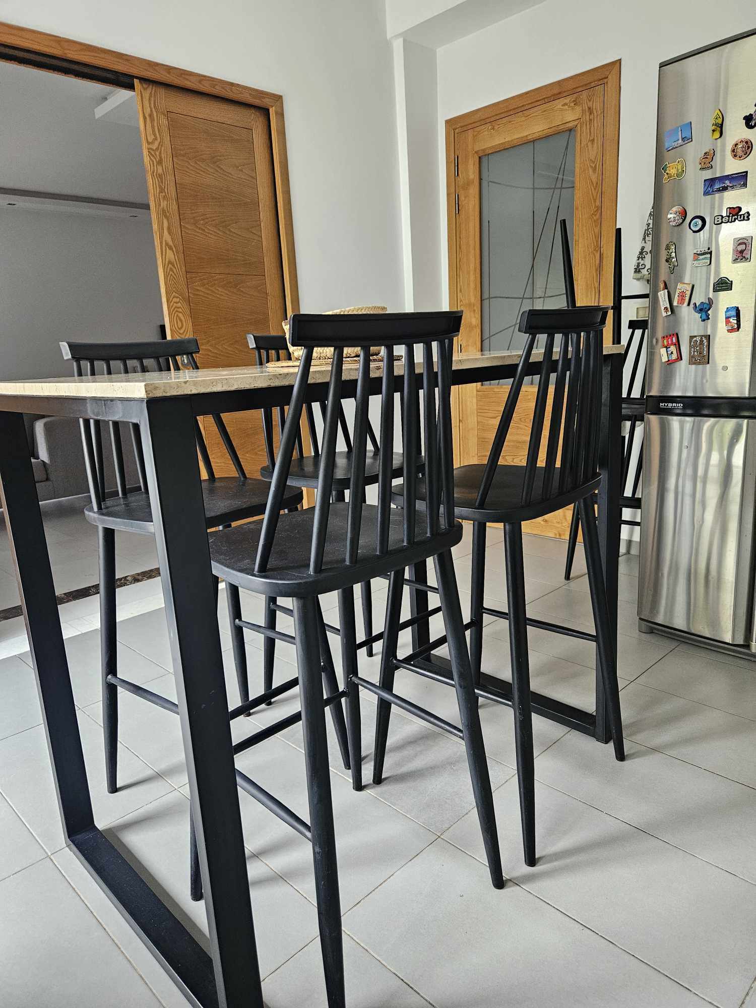 La Soukra Borj Louzir Meubles de cuisine et salle de bain Tables - Coins Repas Table haute cuisine et 6 chaises