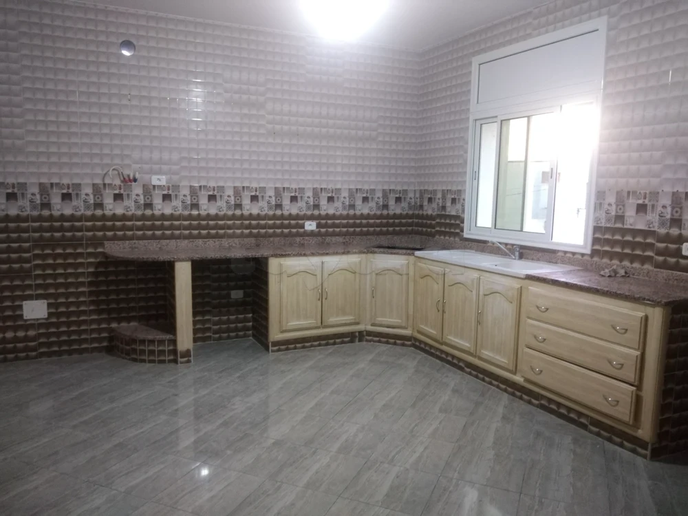 Sfax Sud Cite Moez 1 Location Appart. 4 pices Etage de villa haut standing