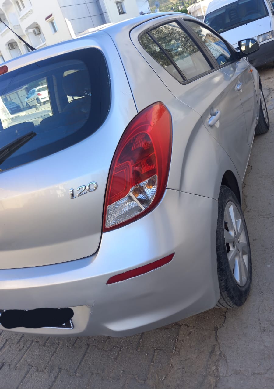 Hammam Lif Cite Ennouzha Hyundai Autre Modle Huyndai i20 model 2013