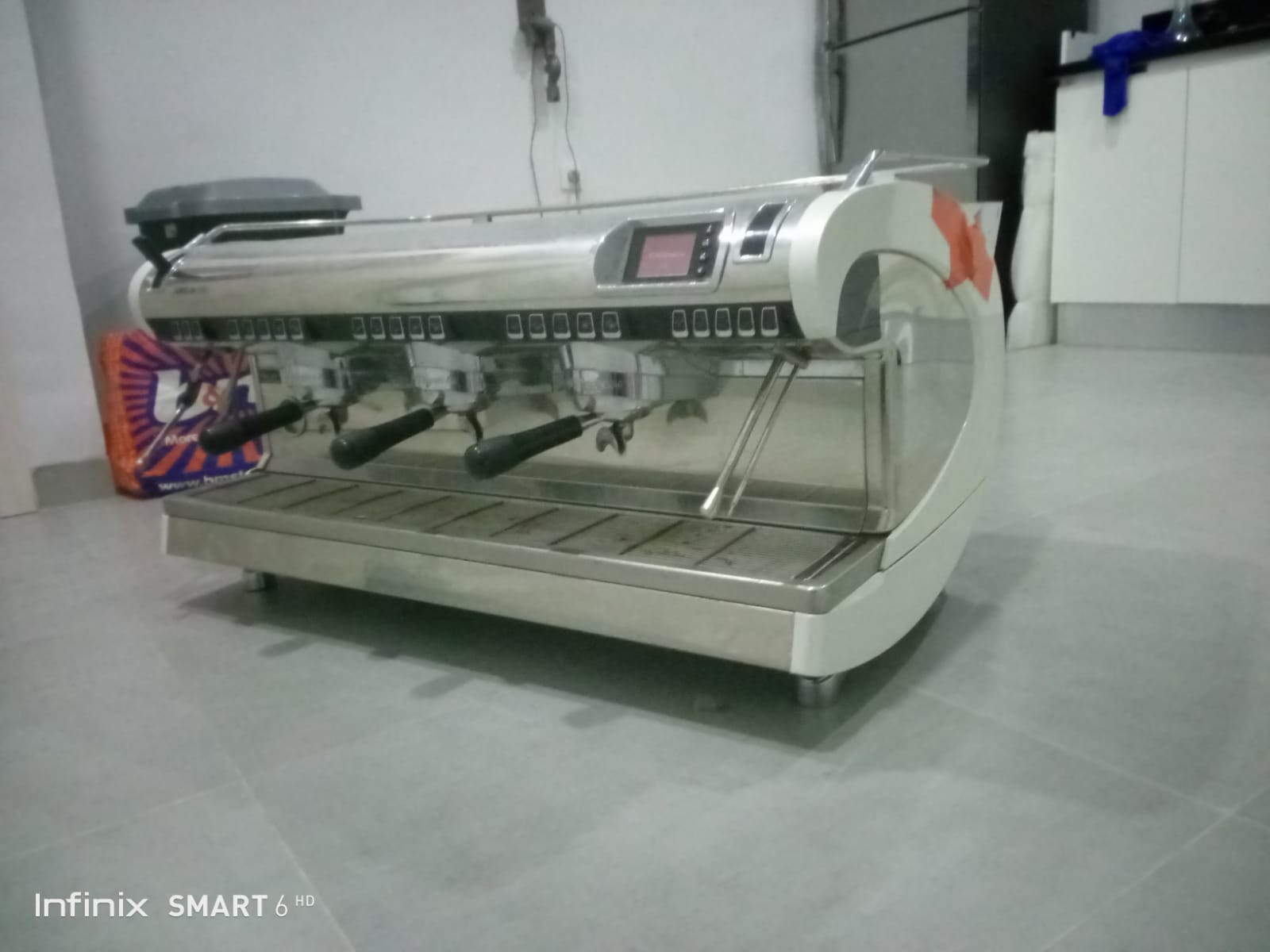 Raoued Borj Touil Cafetire & expresso Autre Machine  caf professionnelle nuova simonelli