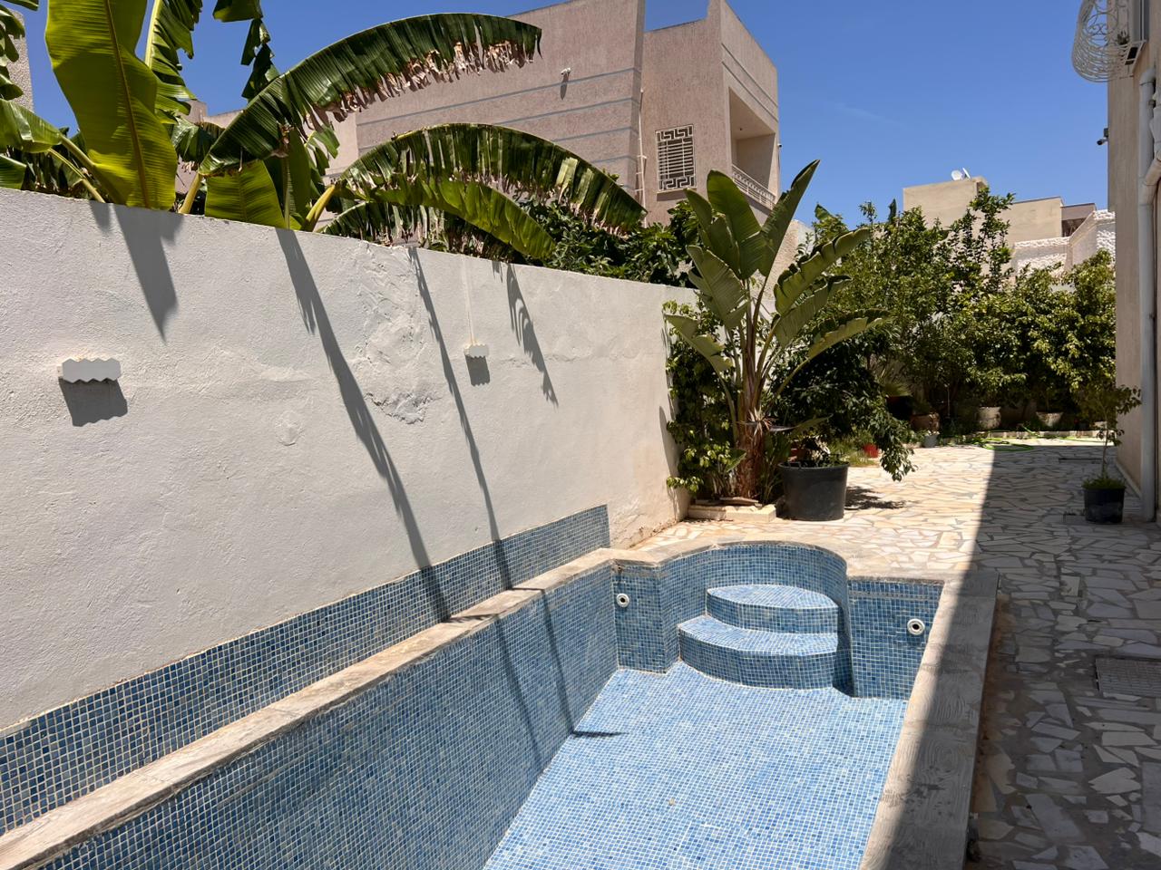 Raoued Cite El Ghazala 1 Vente Maisons Une villa avec piscine  el ghazela