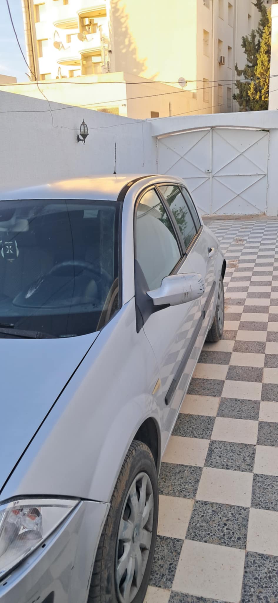 Sakiet Ezzit Merkez Bouacida Renault Megane Megane 2  ne pas rater