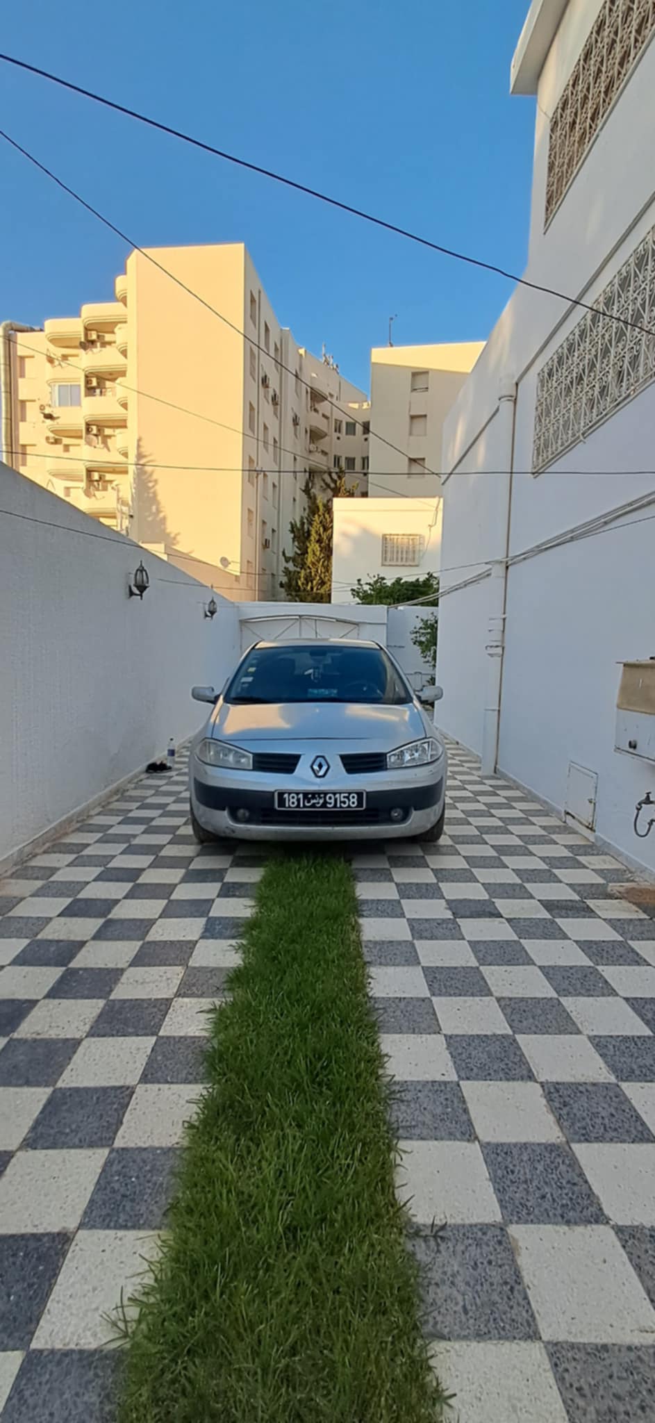 Sakiet Ezzit Merkez Bouacida Renault Megane Megane 2  ne pas rater
