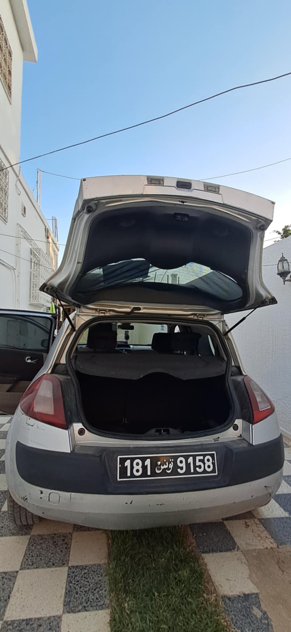 Sakiet Ezzit Merkez Bouacida Renault Megane Megane 2  ne pas rater