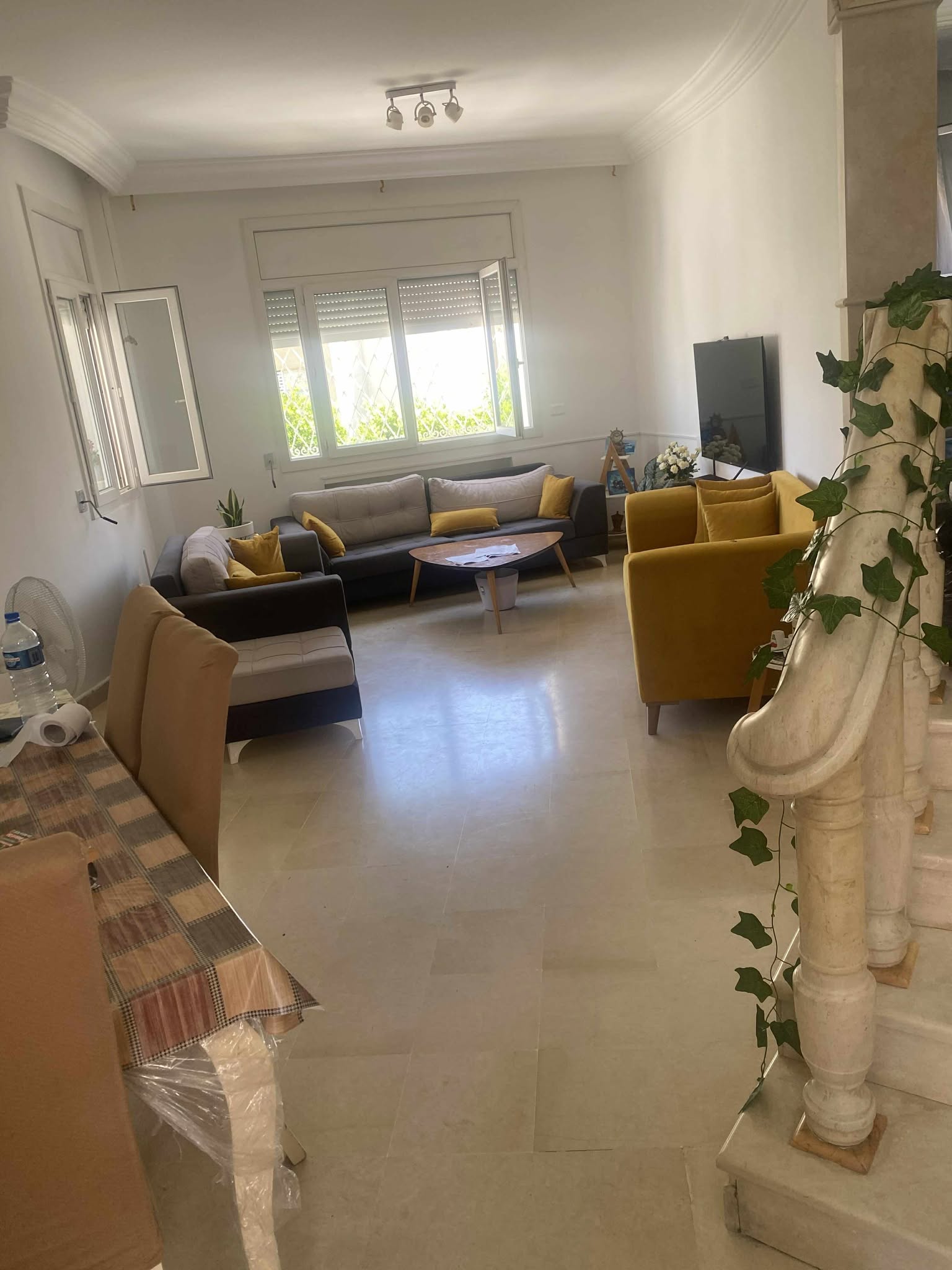 La Marsa El Aouina Location Appart. 4 pices tage de vila au 1r tage