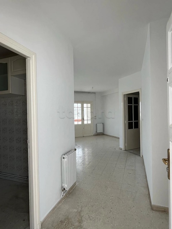Ariana Ville Cite Ennasr 1 Location Appart. 4 pices S plus 3 a ennasr 1 wb4235