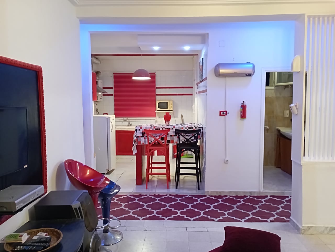 Ariana Ville Cite Ennouzha Location Appart. 4 pices S plus 3 rnov meubl a cit ennozha wb3534