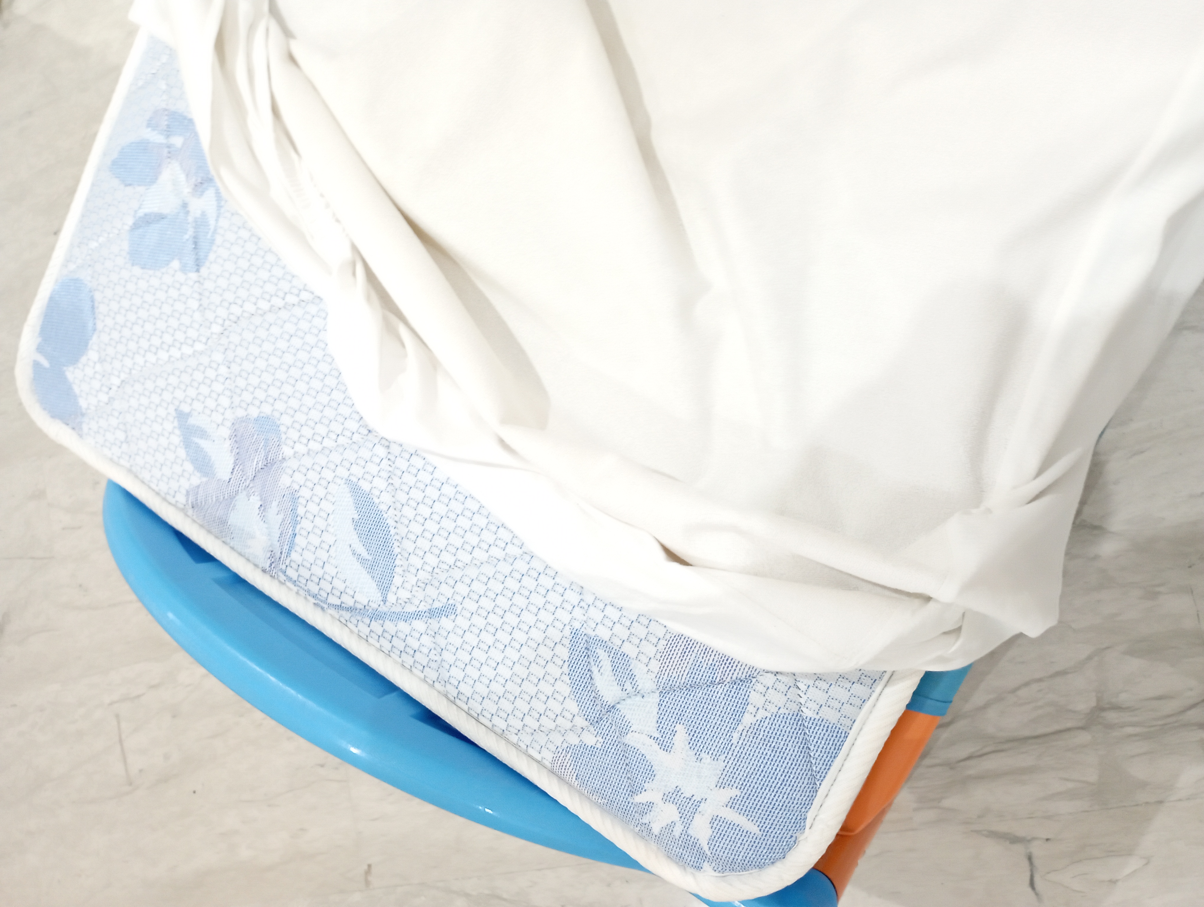 Le Bardo Le Bardo Meubles d'enfant Lits Lit pour enfant avec matelas et protge matelas
