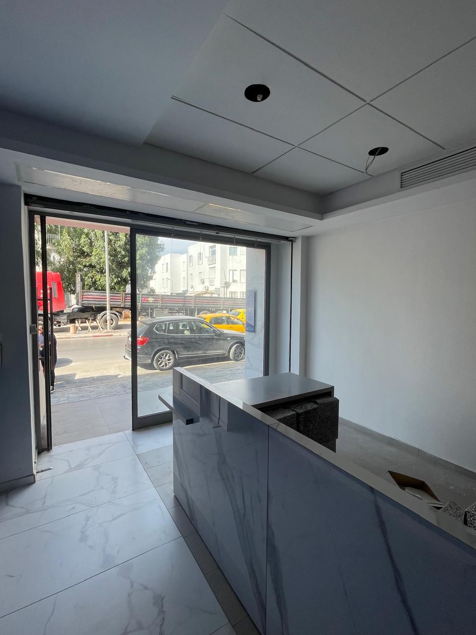 La Marsa El Aouina Vente Surfaces Local commercial  l'entre de l'aouina