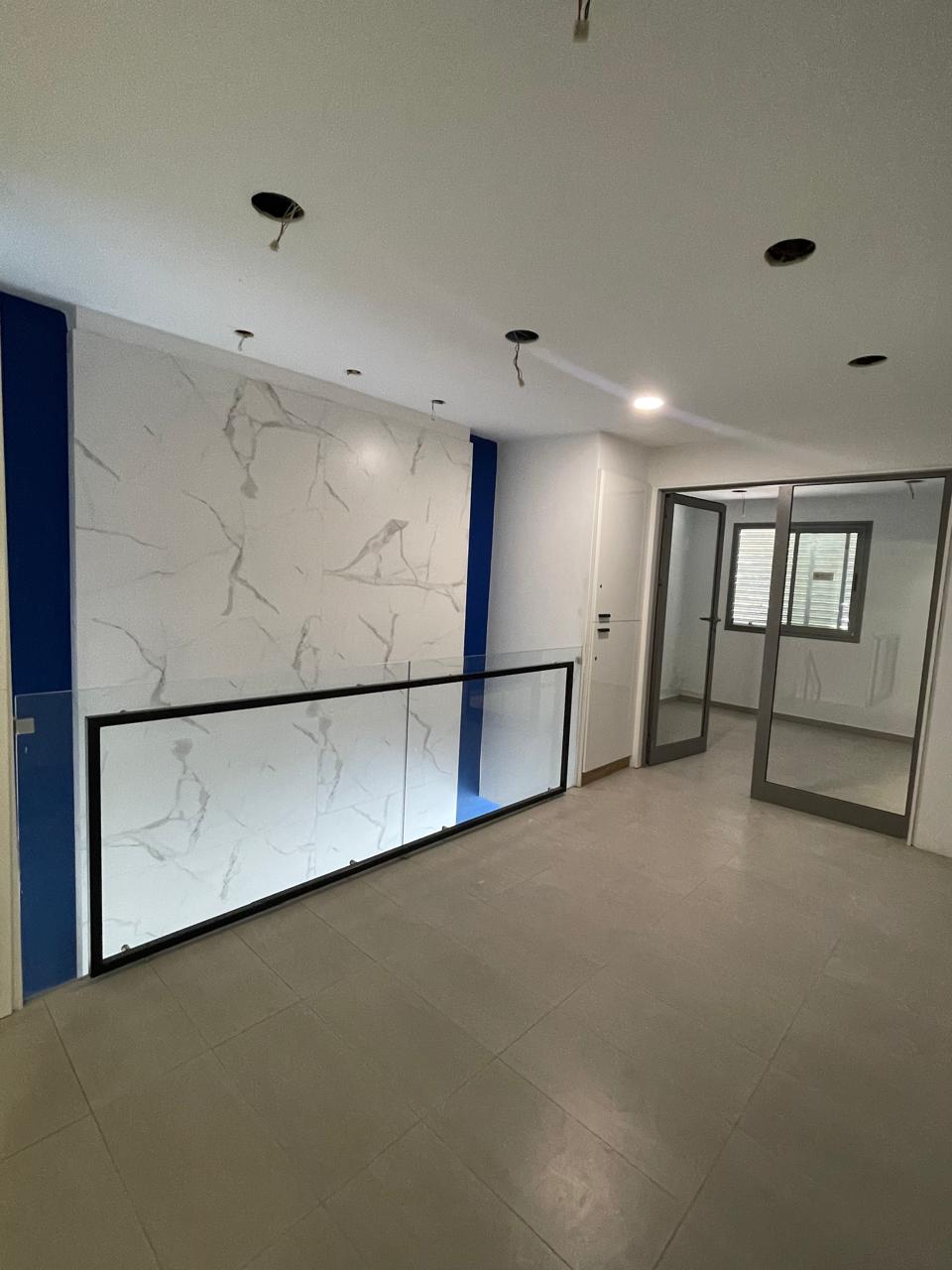 La Marsa El Aouina Vente Surfaces Local commercial  l'entre de l'aouina