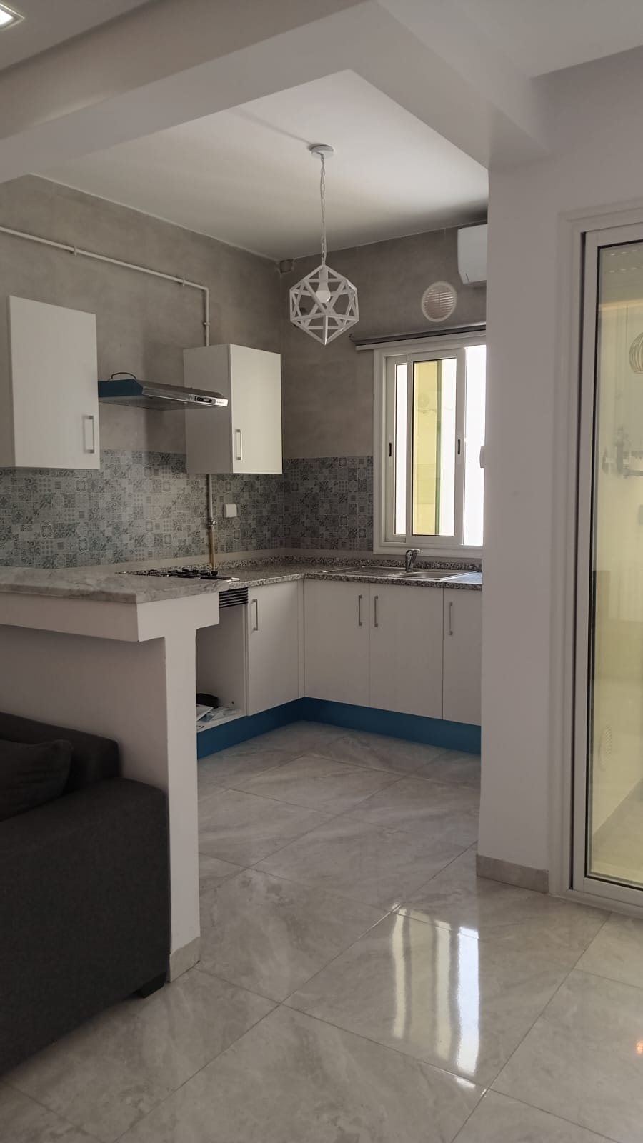 Ain Zaghouan Ain Zaghouan Location Appart. 2 pices S plus un lumineux  l'aouina