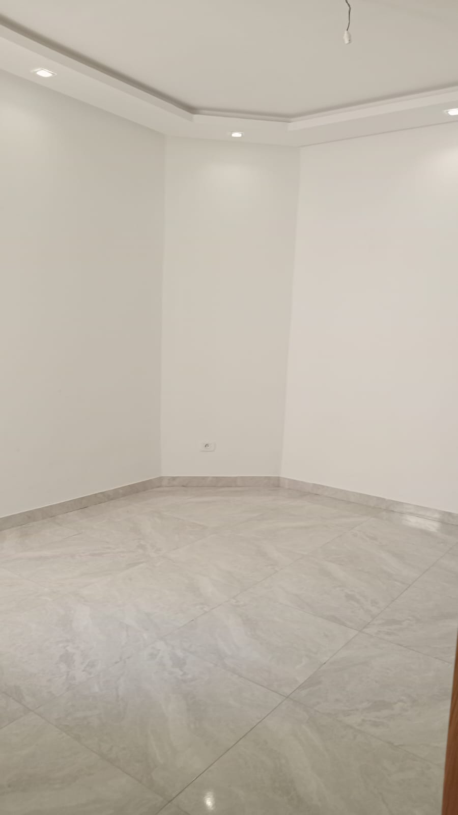Ain Zaghouan Ain Zaghouan Location Appart. 2 pices S plus un lumineux  l'aouina