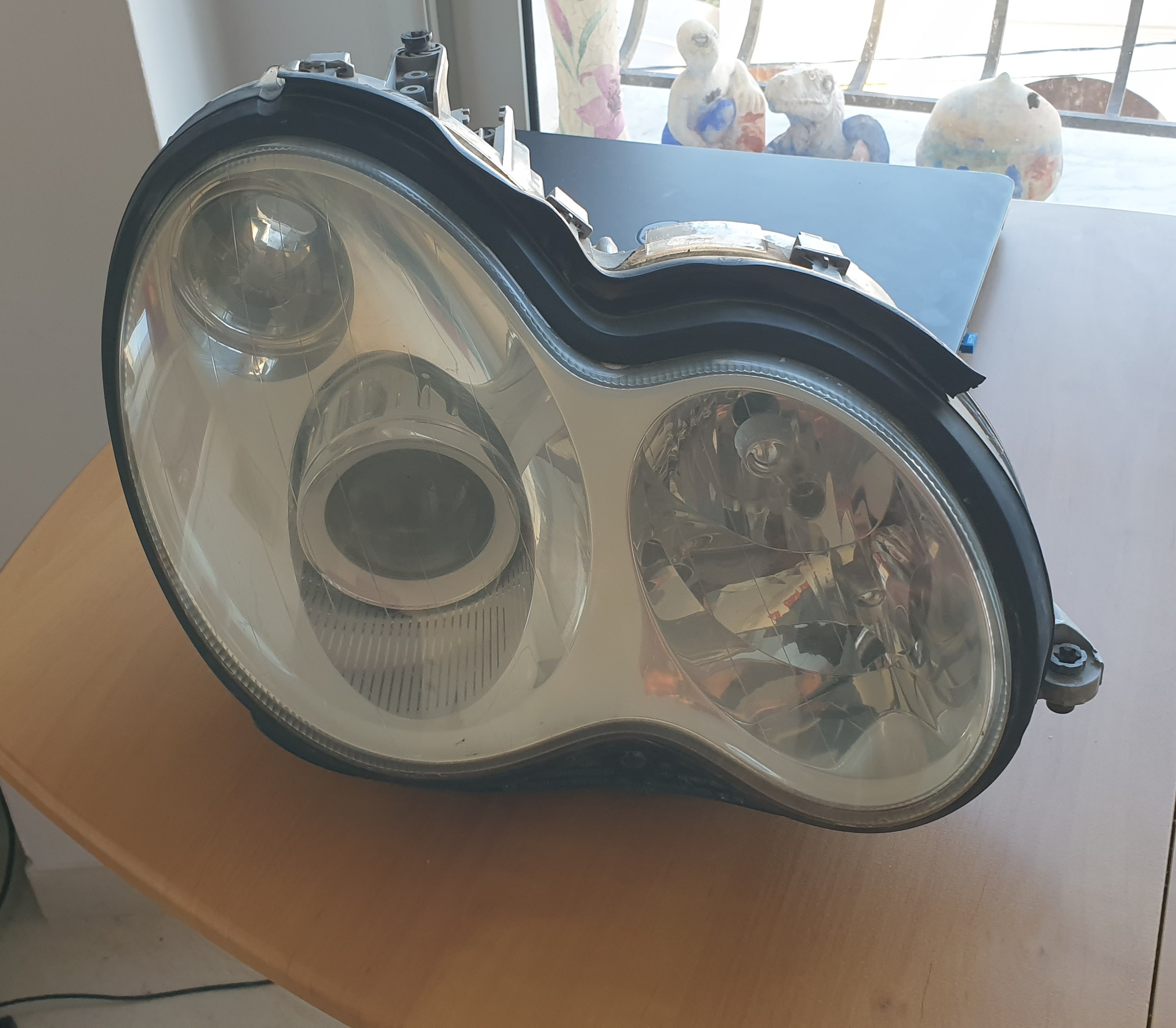 Ariana Ville Ariana Pices Dtaches Optiques et Phares Phare avant droite w203 anne 2002