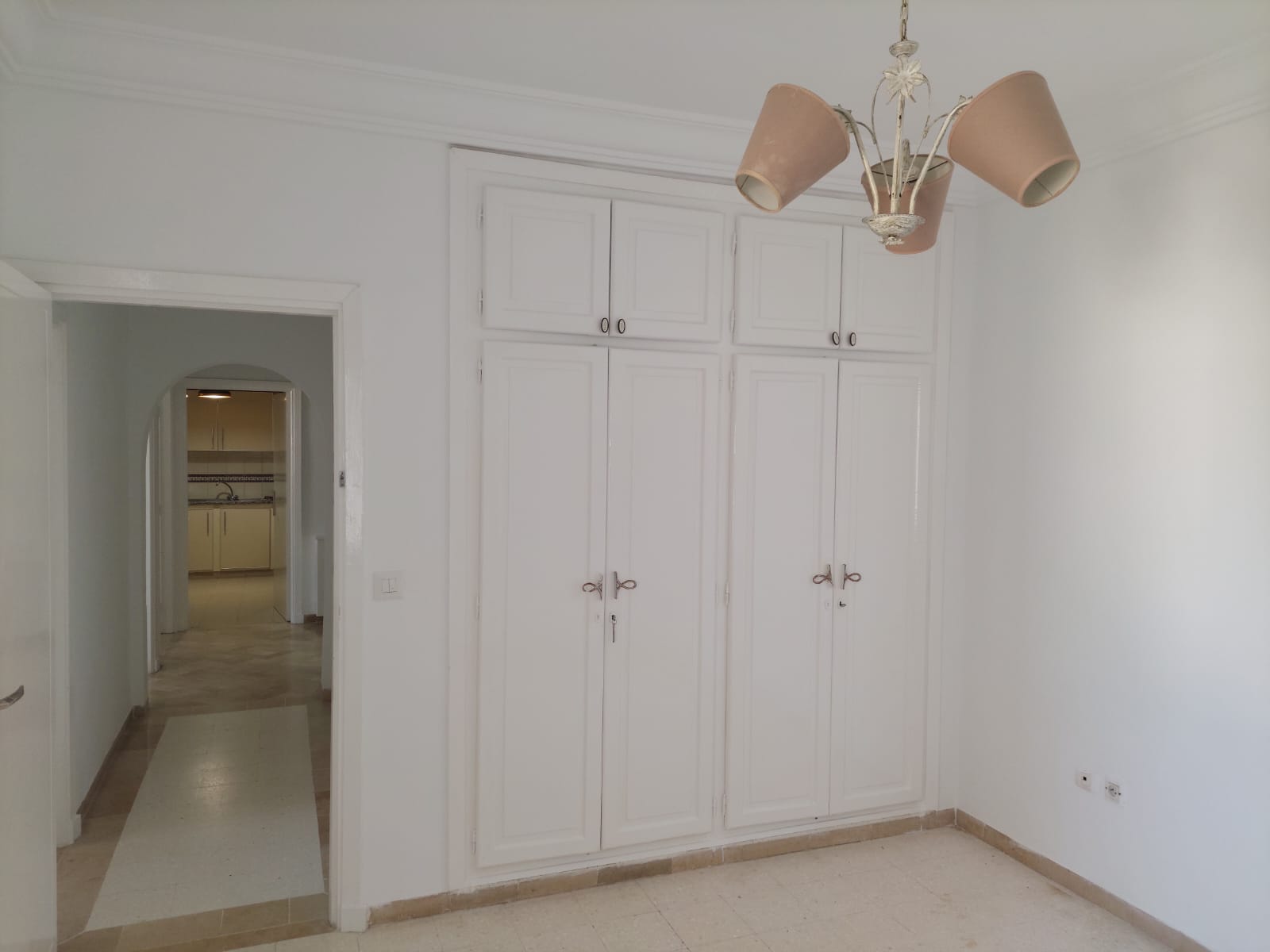La Soukra Cite Hedi Nouira Location Appart. 4 pices Bel appartement