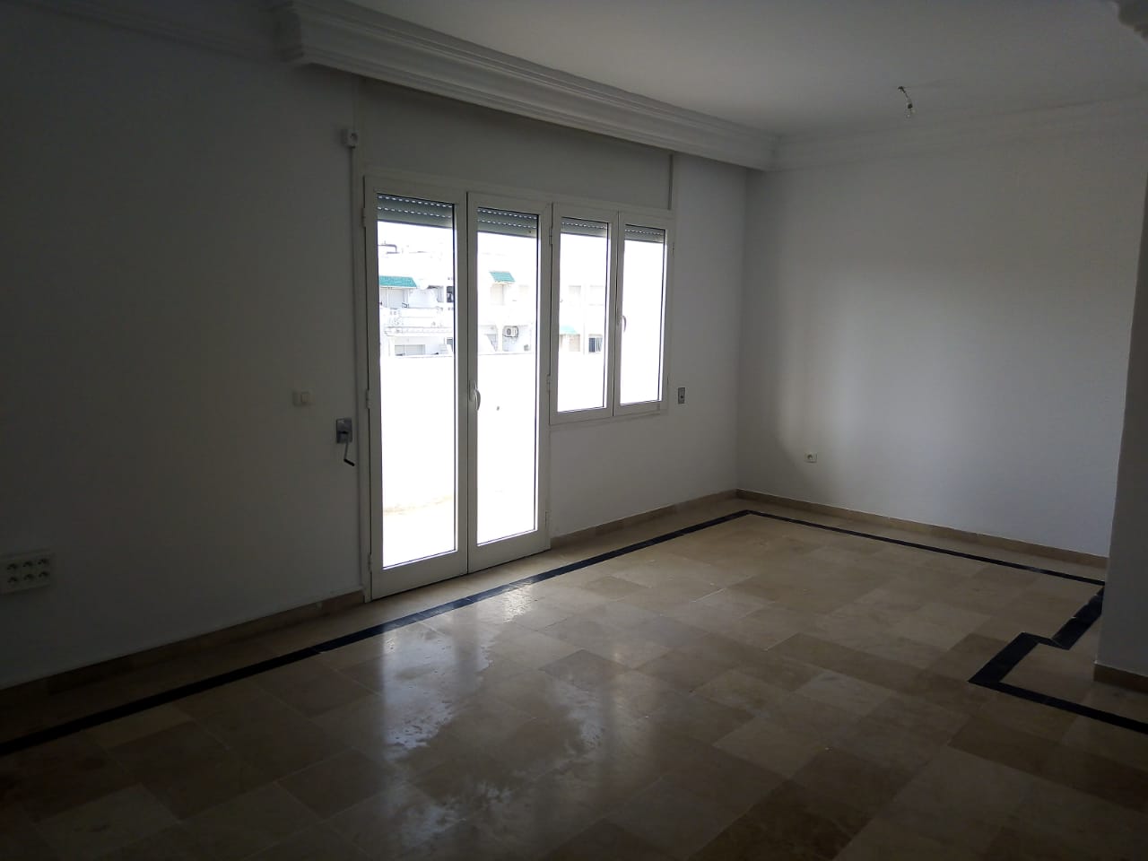 La Soukra Cite Hedi Nouira Location Appart. 3 pices Bel appartement