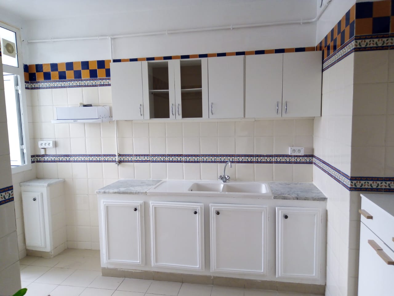 La Soukra Cite Hedi Nouira Location Appart. 3 pices Bel appartement