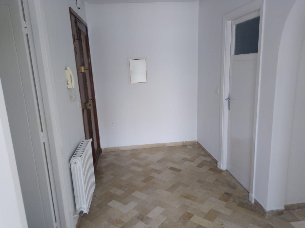 La Soukra Cite Hedi Nouira Location Appart. 3 pices Bel appartement