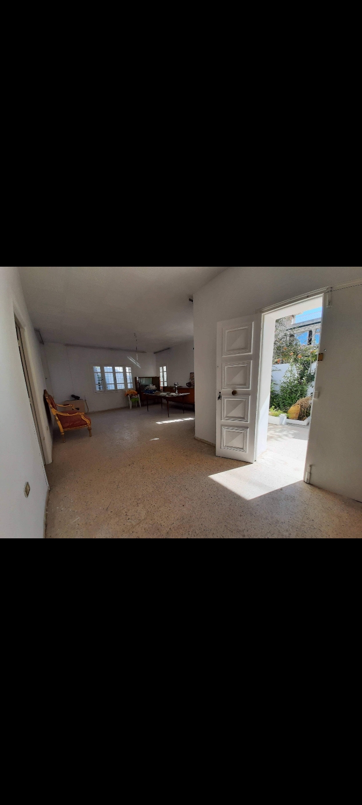 Ariana Ville Cite Ennouzha Vente Maisons Grande villa  la cit ennozha