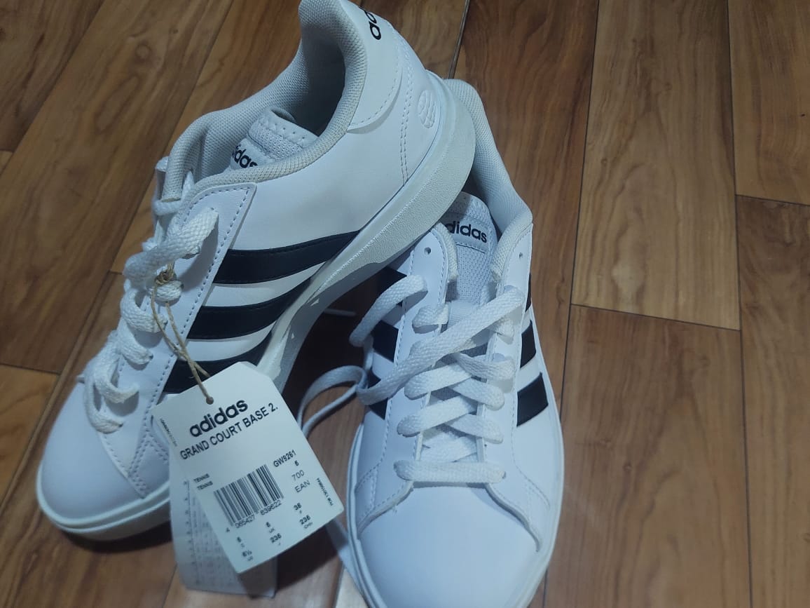 Le Bardo Le Bardo Femmes Autre Basket  adidas original pointure 38