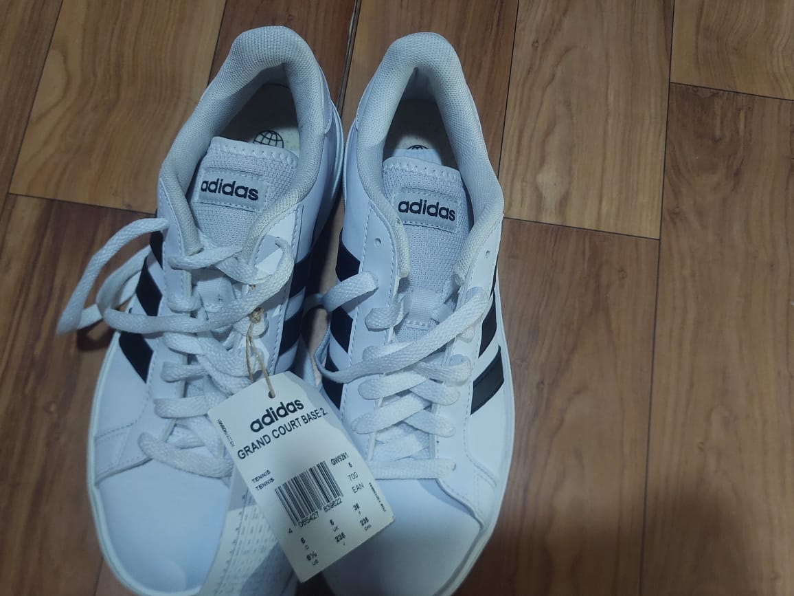 Le Bardo Le Bardo Femmes Autre Basket  adidas original pointure 38
