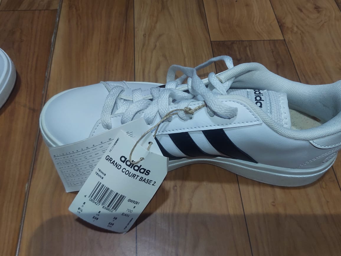 Le Bardo Le Bardo Femmes Autre Basket  adidas original pointure 38
