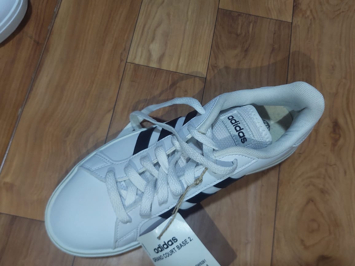 Le Bardo Le Bardo Femmes Autre Basket  adidas original pointure 38