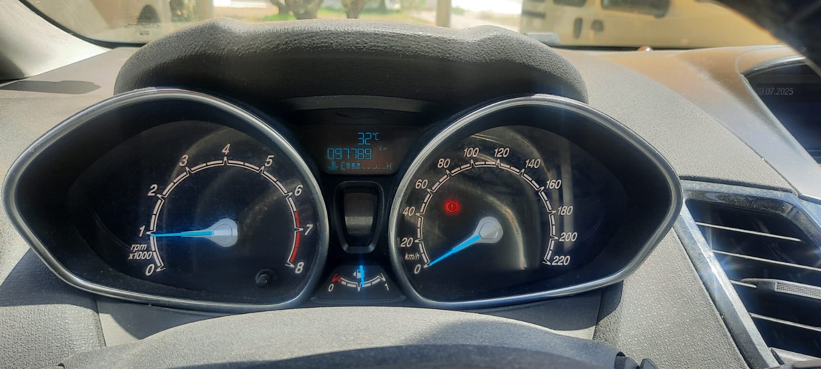 Ezzahra Cite El Ouns Ford Fiesta Ford fiesta titanium