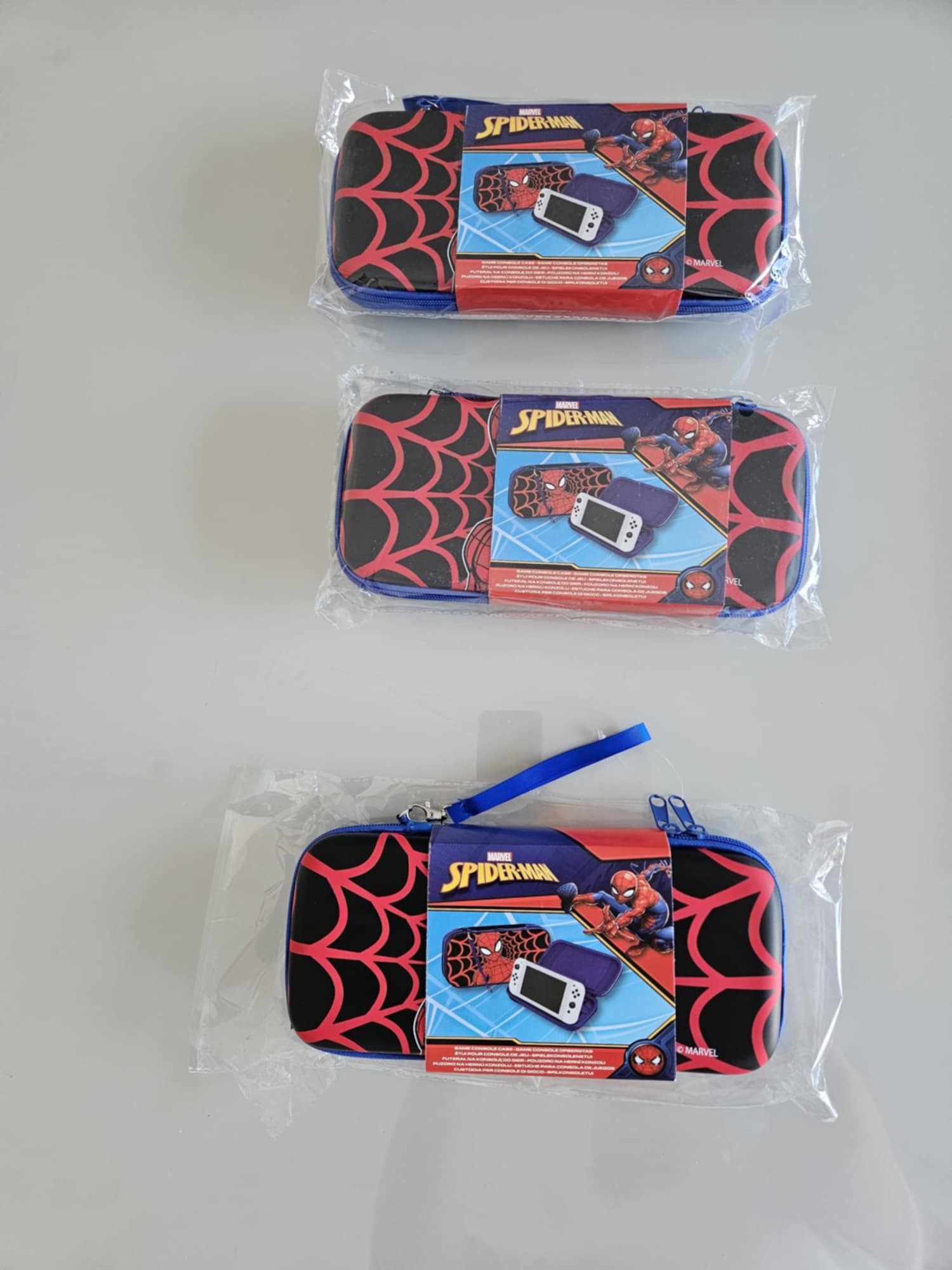 Raoued Cite El Ghazala 1 Jouet Autre Trois etuis  spiderman console nintendo