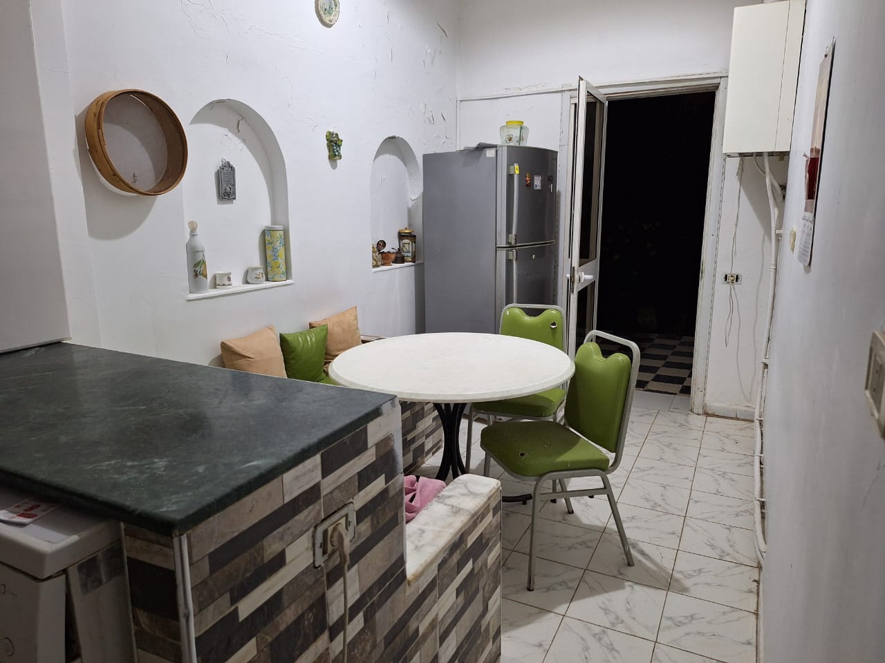 Ezzahra Ezzahra Location Appart. 2 pices Studio s1 meubl  ezzahra