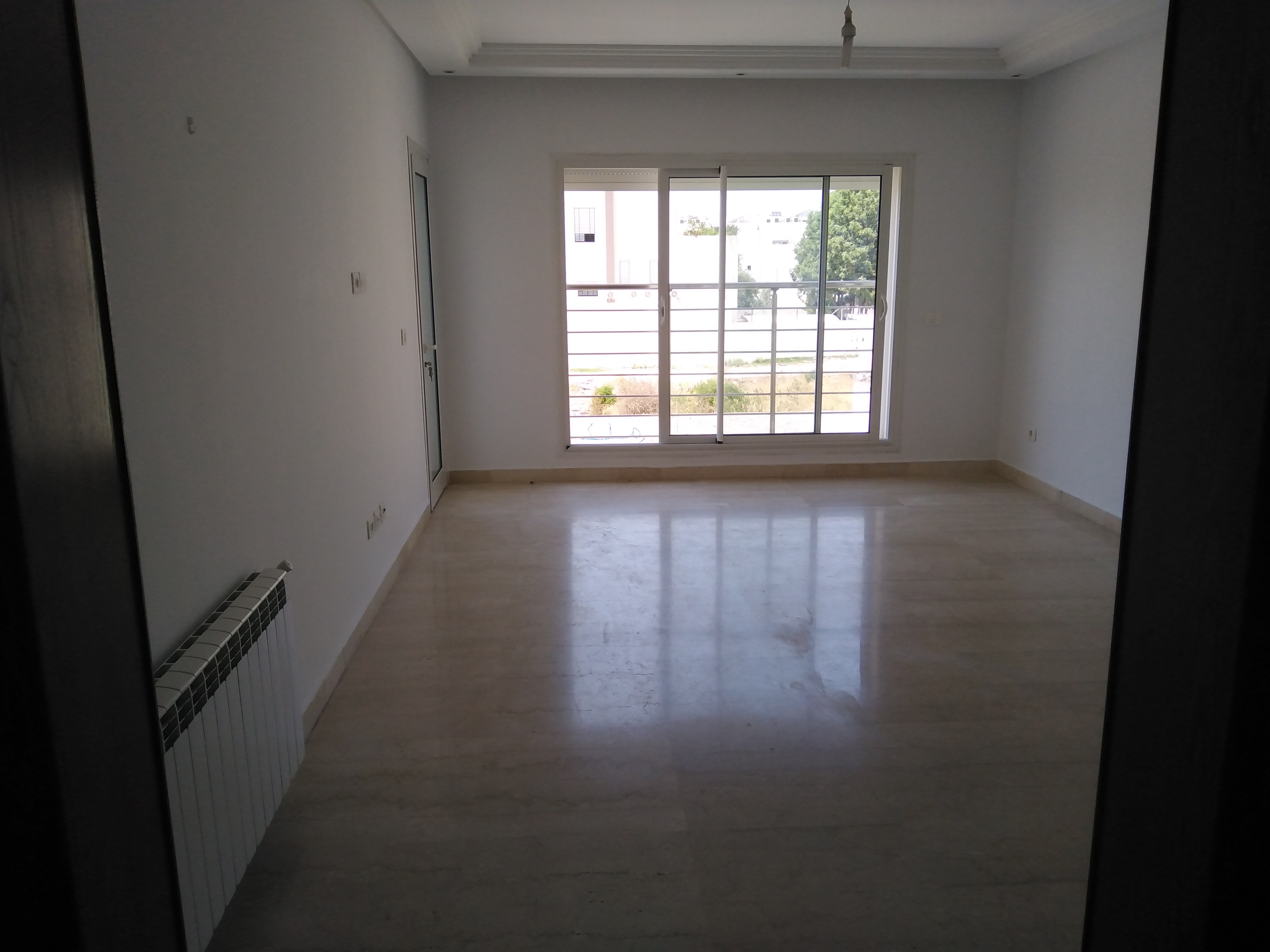 Ain Zaghouan Jardins de Carthage Location Appart. 4 pices Un appartement agrable aux jardins de carthage
