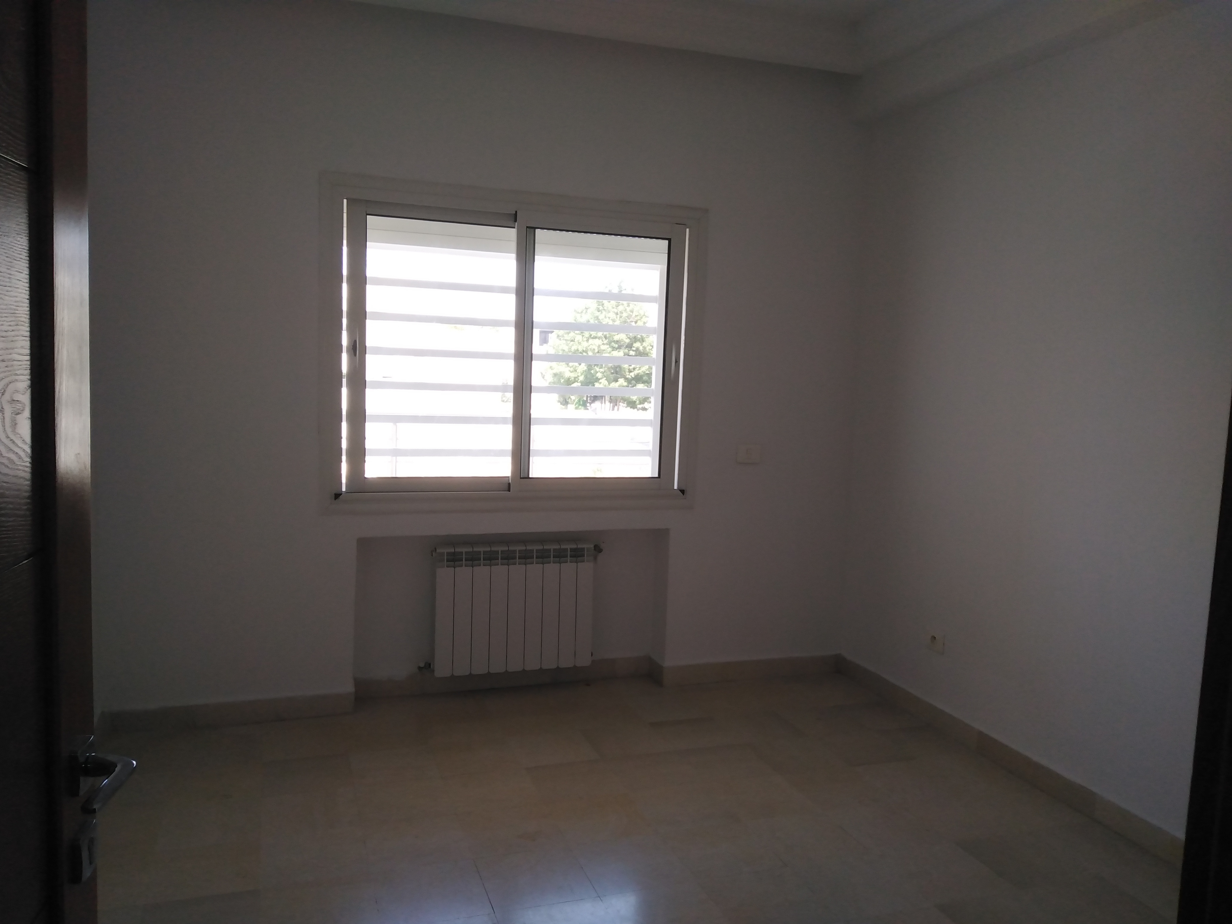 Ain Zaghouan Jardins de Carthage Location Appart. 4 pices Un appartement agrable aux jardins de carthage