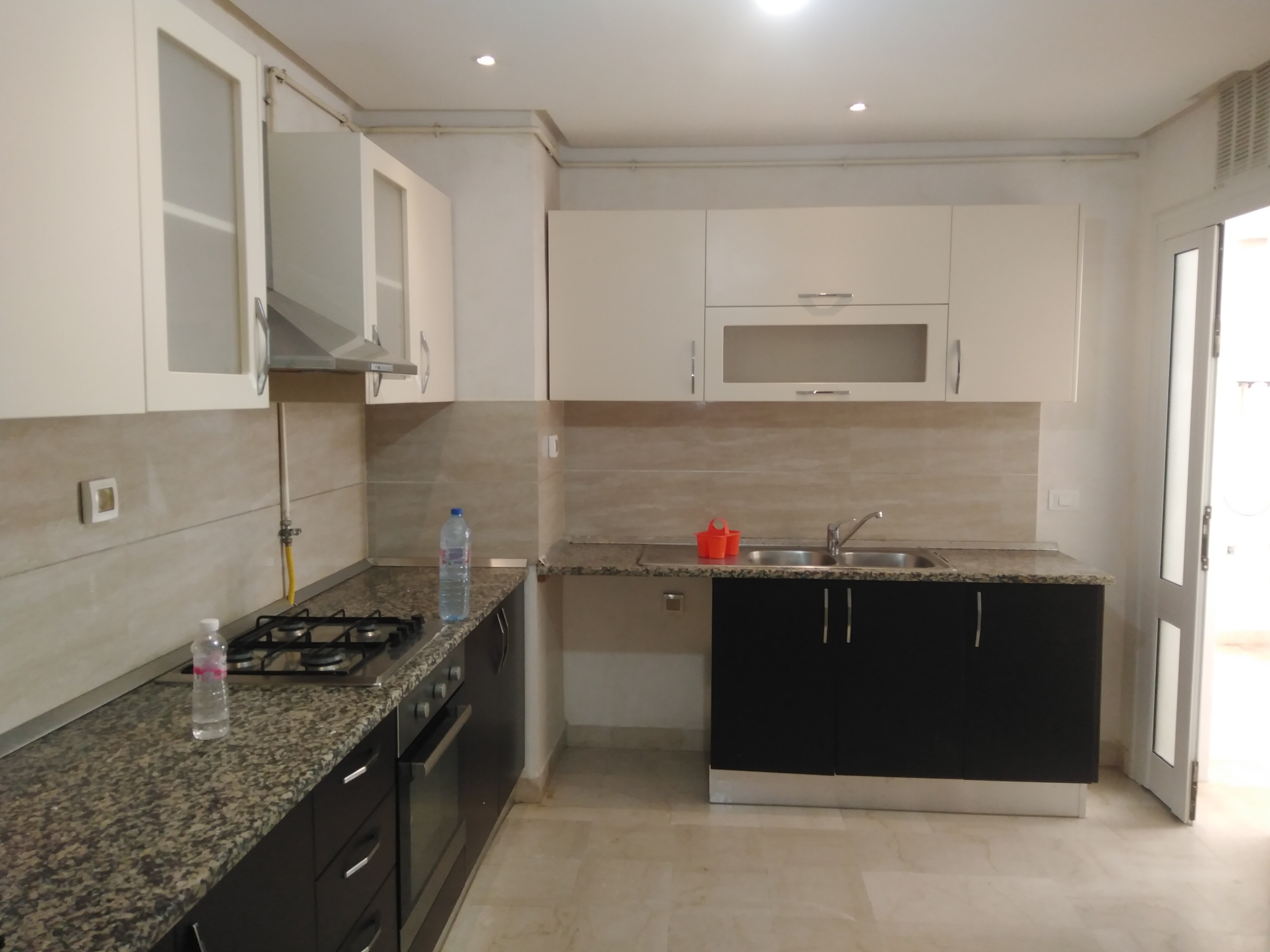 Ain Zaghouan Jardins de Carthage Location Appart. 4 pices Un appartement agrable aux jardins de carthage