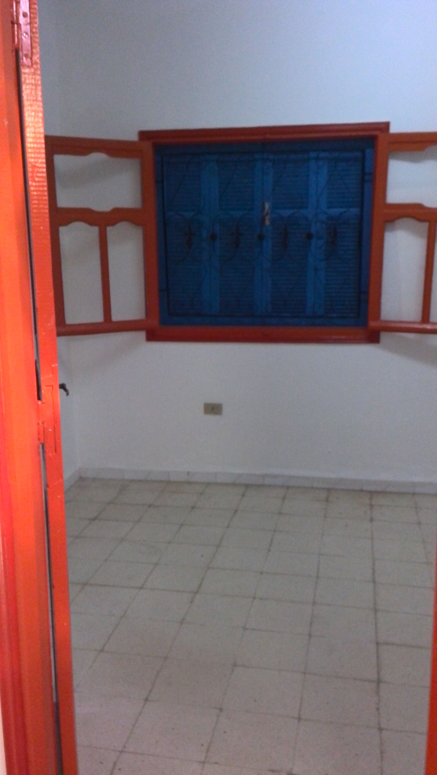Bab Bhar Bab Bhar Location Appart. 3 pices S2 avec balcon beb lassal pres metro pour hommes