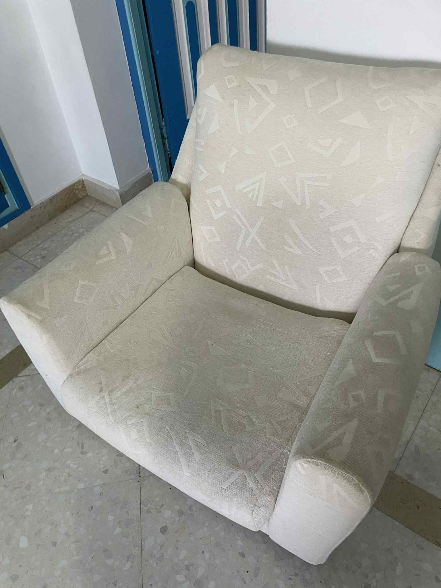La Marsa Marsa Safsaf Salon - Salle  manger  Salons Salon beige en bon etat