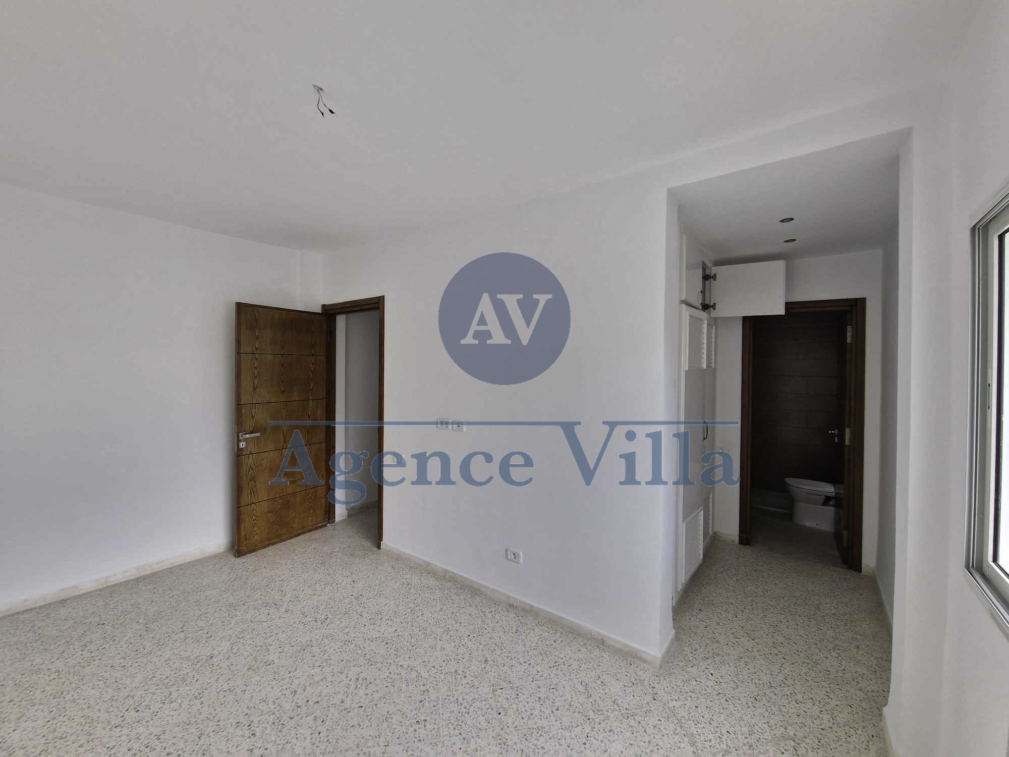 La Marsa Cite Du Stade Location Maisons Un triplex s3  cit les pins avec jardin