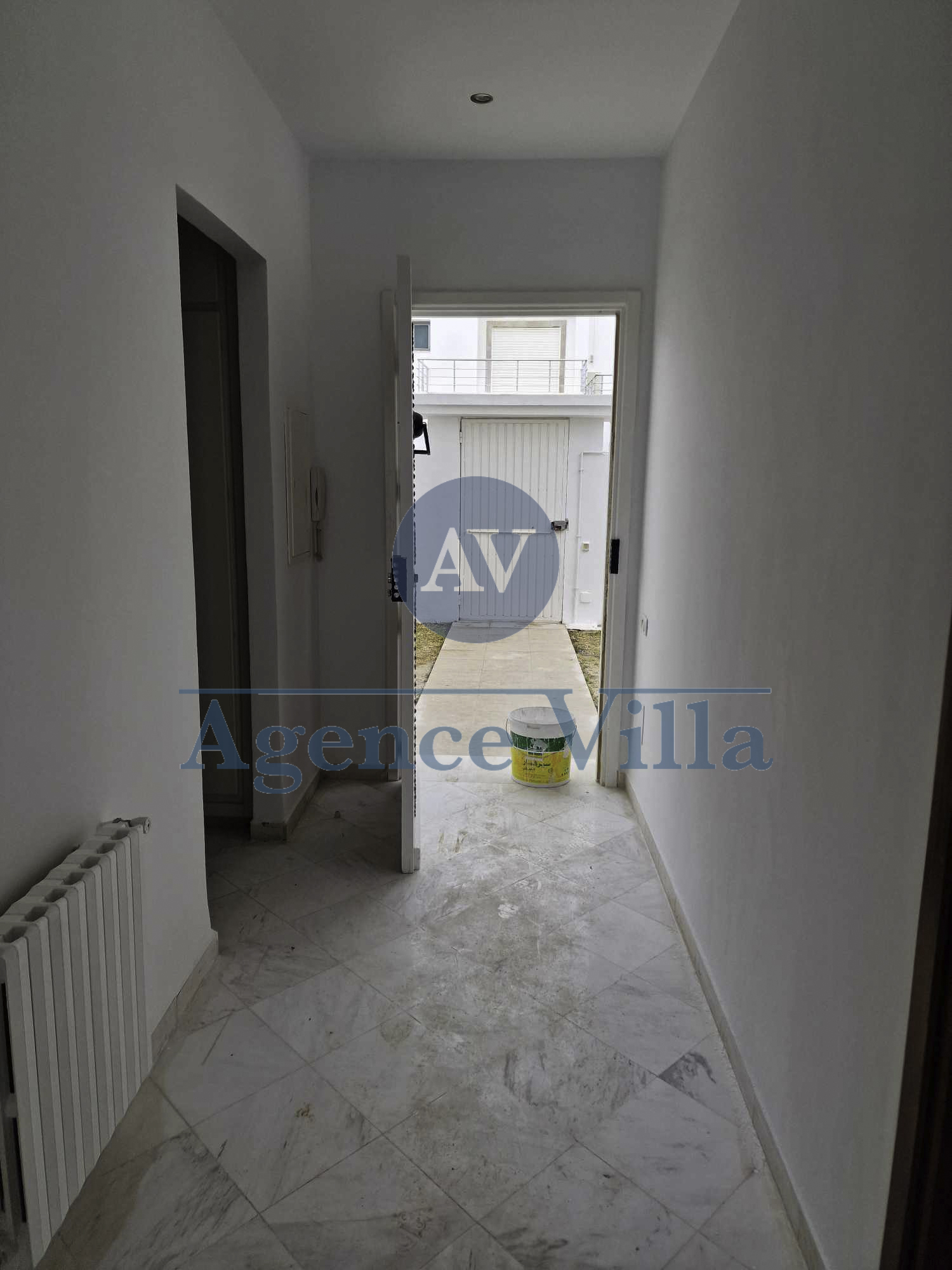 La Marsa Cite Du Stade Location Maisons Un triplex s3  cit les pins avec jardin