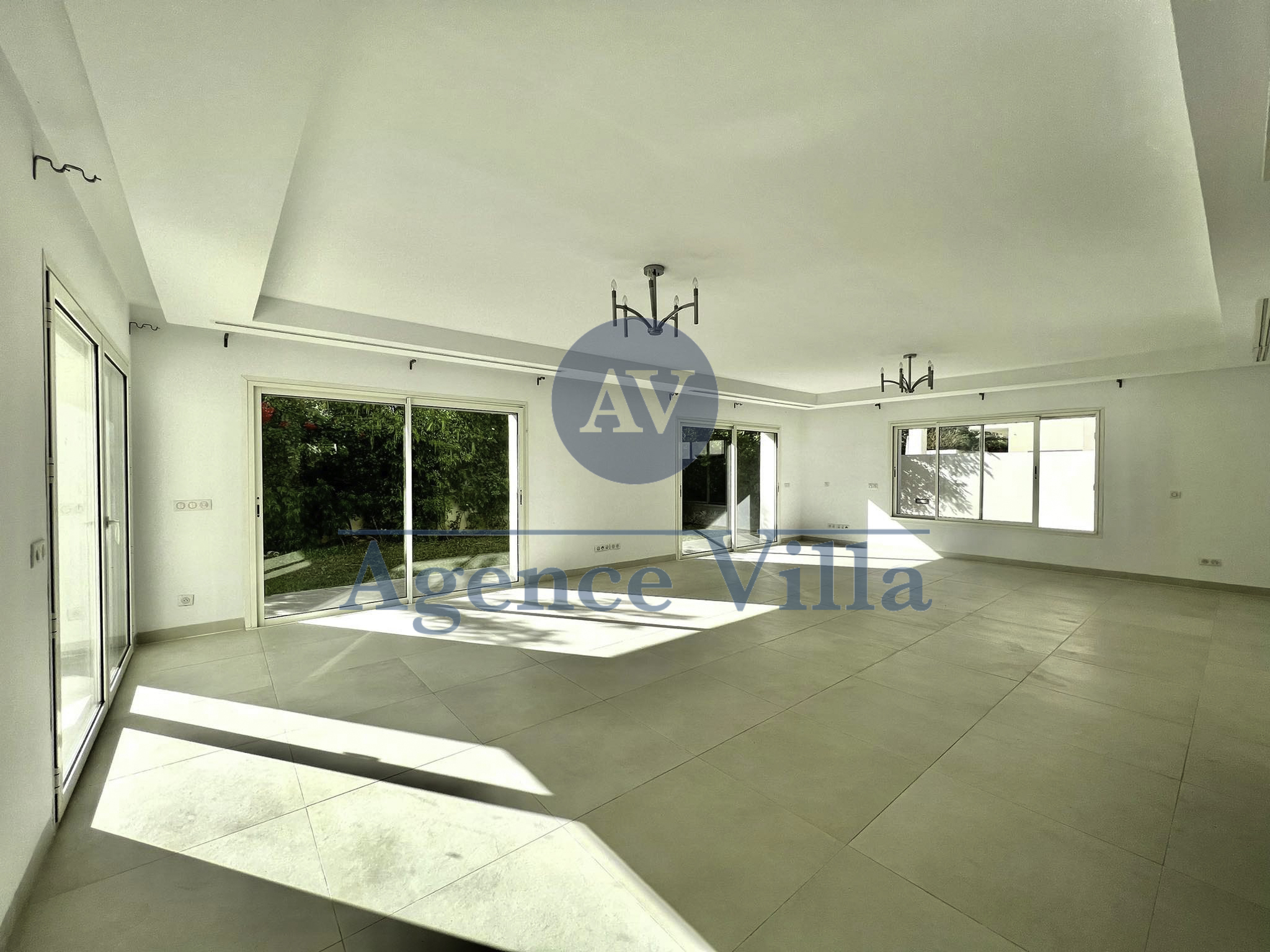 La Marsa Gammart Location Maisons Une superbe villa s5  gammarth
