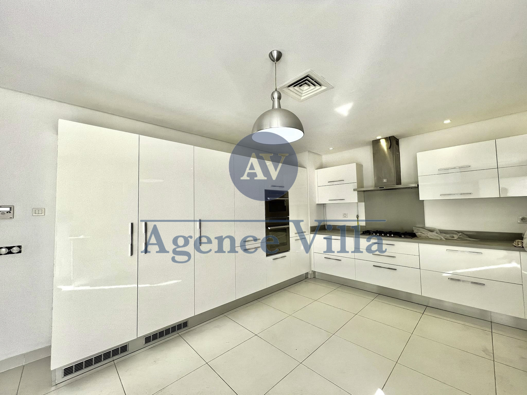La Marsa Gammart Location Maisons Une superbe villa s5  gammarth