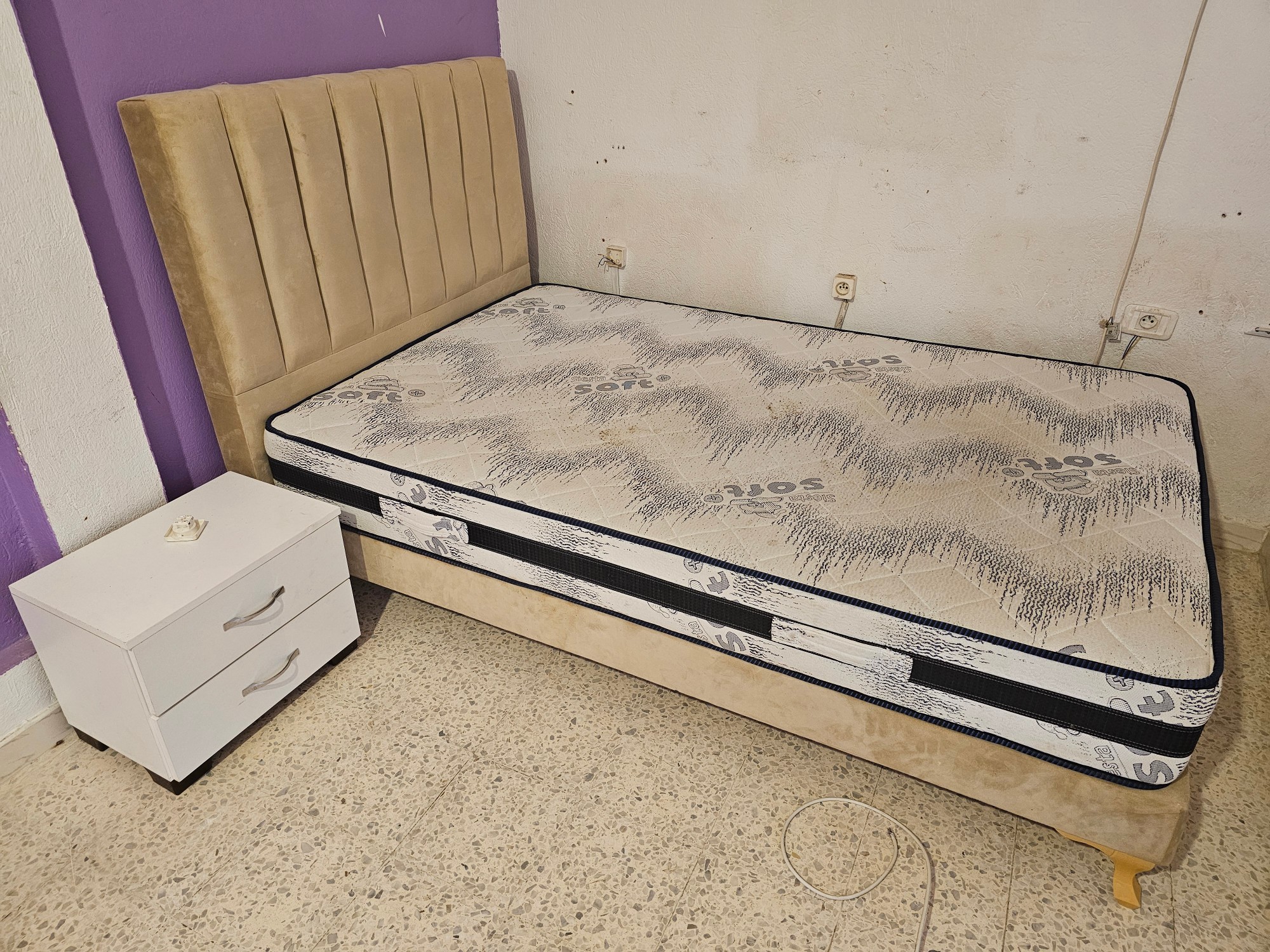 Hammam Chatt Borj Cedria Chambres  coucher Lits Etudiant vend