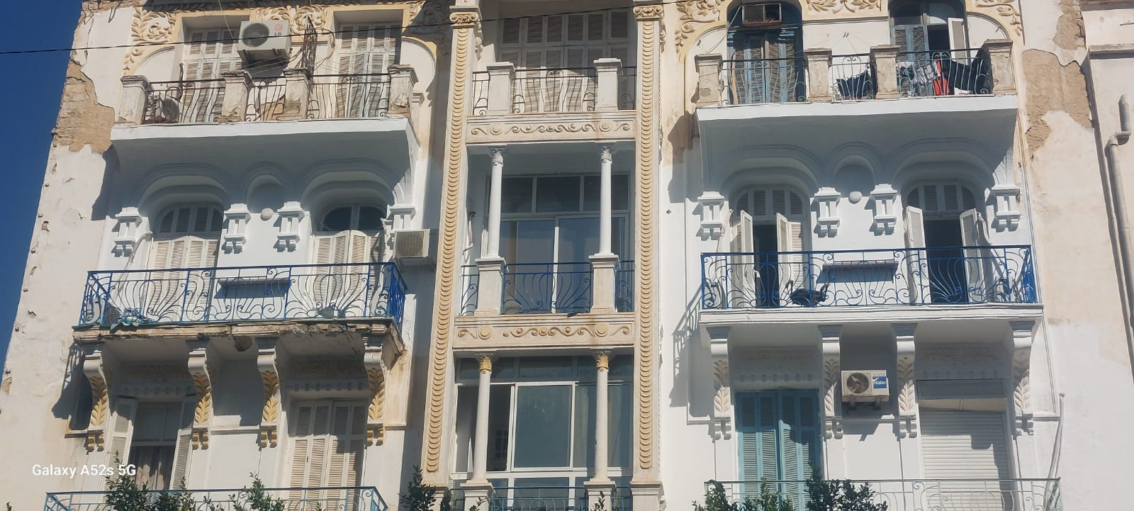 Bab Bhar Bab Bhar Bureaux & Commerces Bureau Grand bureau sur l'avenue tunis