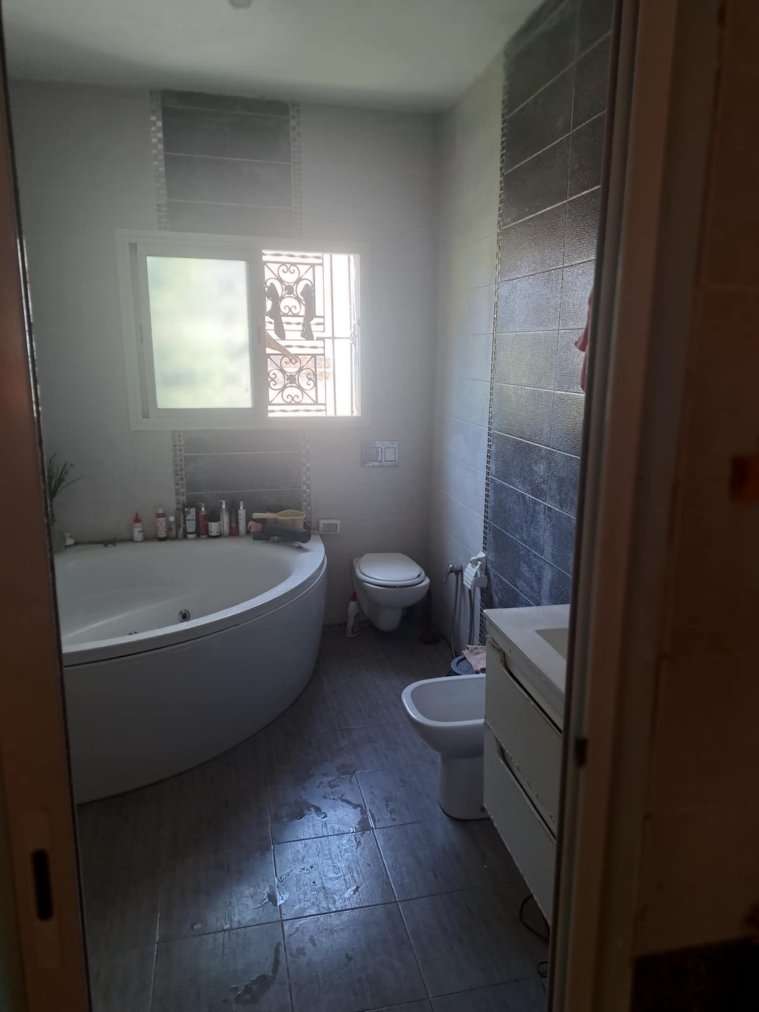 Bab Souika Bab Saadoun Vente Maisons Joli villa  tunis centre ville