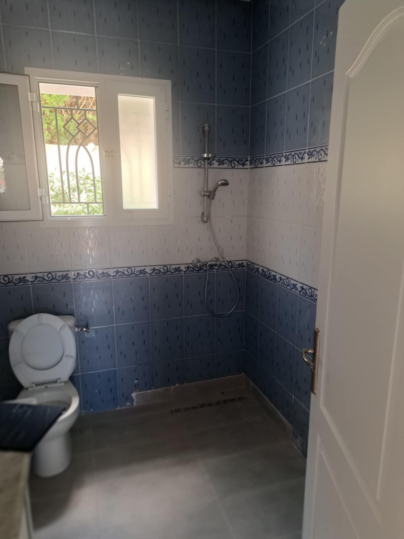 Raoued Cite El Ghazala 1 Location Appart. 3 pices Un bel etage de villa s2 au rdc  el ghazela