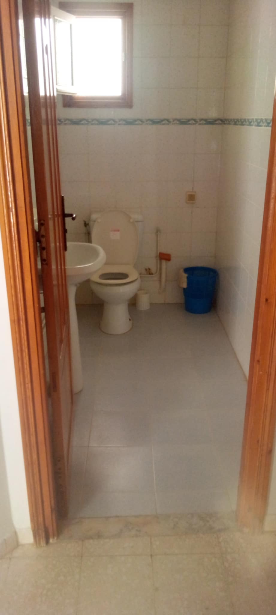 La Marsa El Aouina Location Appart. 4 pices Rdc meubl  jardins de laouina