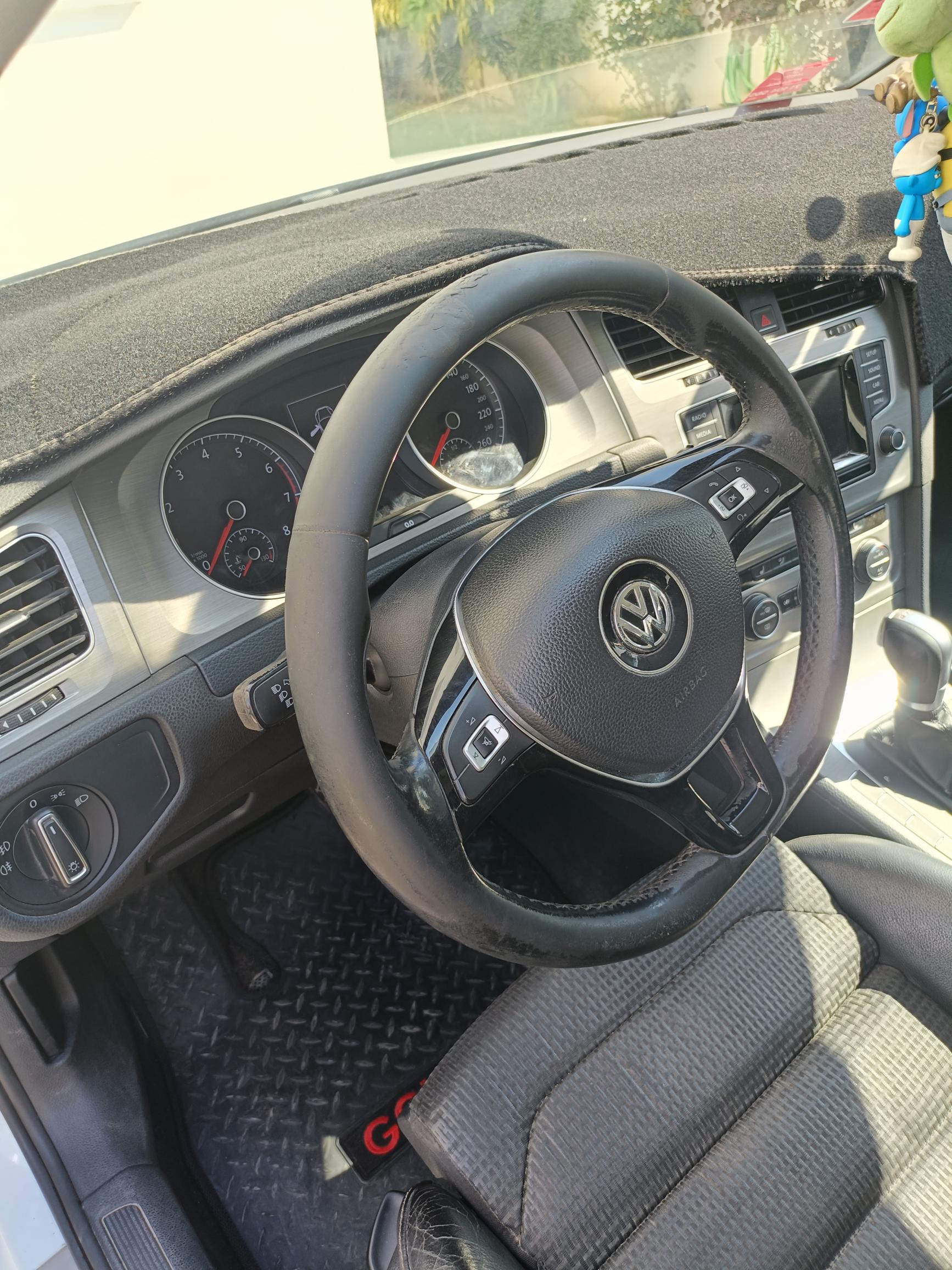 El Menzah El Menzah 9 Volkswagen Golf 7 Golf 7 1 2 tsi boite auto et toit ouvrant